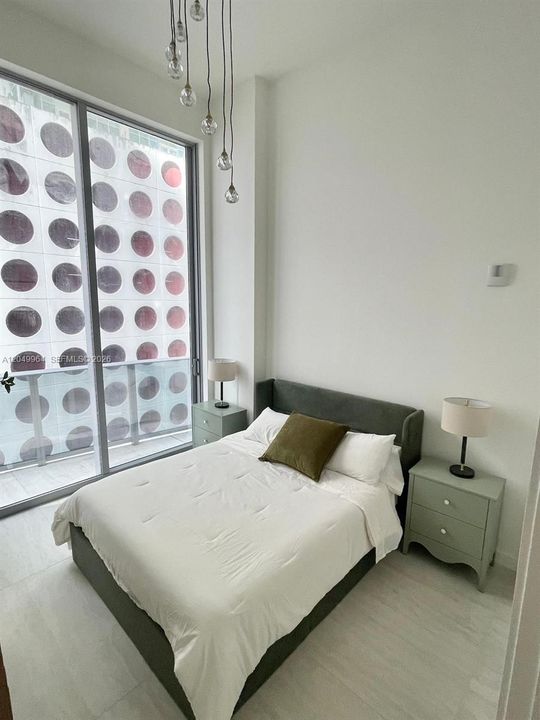 For Rent: $4,500 (1 beds, 1 baths, 551 Square Feet)