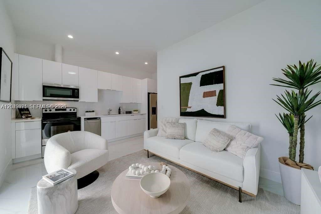 For Sale: $594,990 (3 beds, 2 baths, 1083 Square Feet)