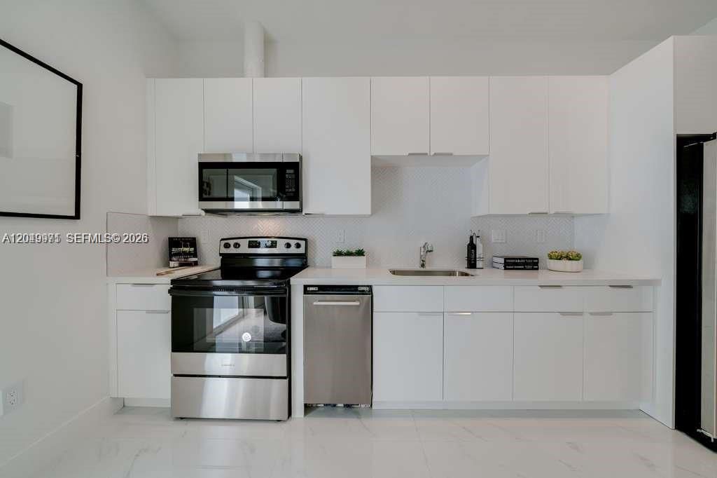 For Sale: $594,990 (3 beds, 2 baths, 1083 Square Feet)