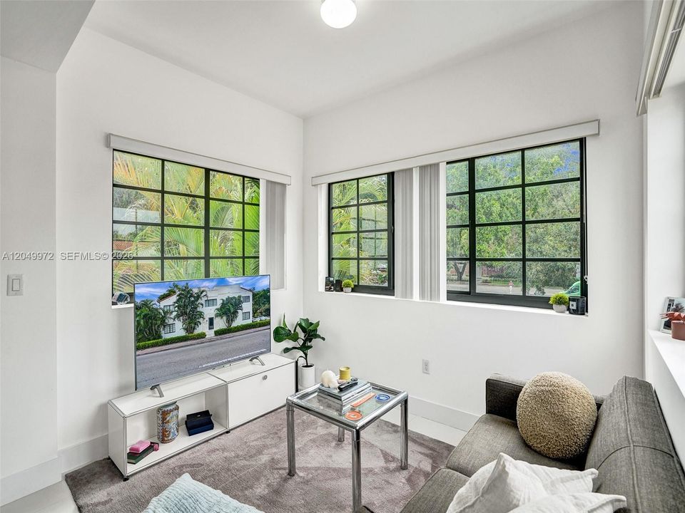 В аренду: $2,950 (2 спален, 1 ванн, 900 Квадратных фут)