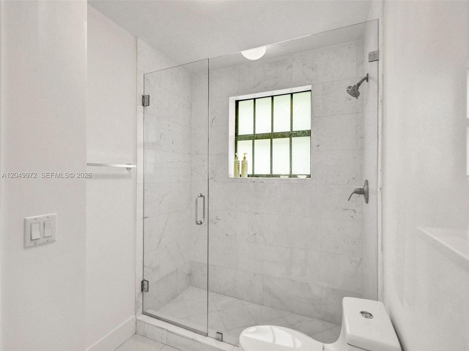 В аренду: $2,950 (2 спален, 1 ванн, 900 Квадратных фут)