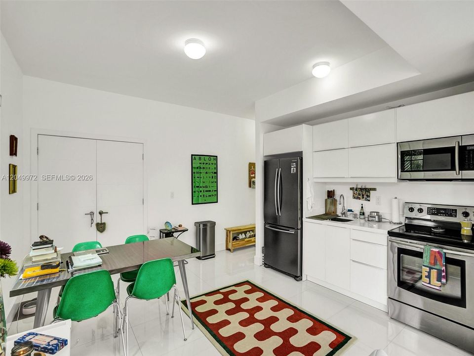 В аренду: $2,950 (2 спален, 1 ванн, 900 Квадратных фут)