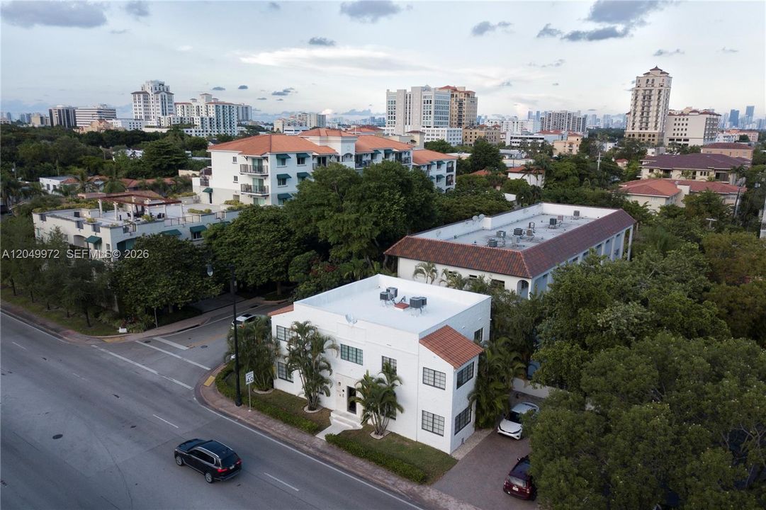 В аренду: $2,950 (2 спален, 1 ванн, 900 Квадратных фут)
