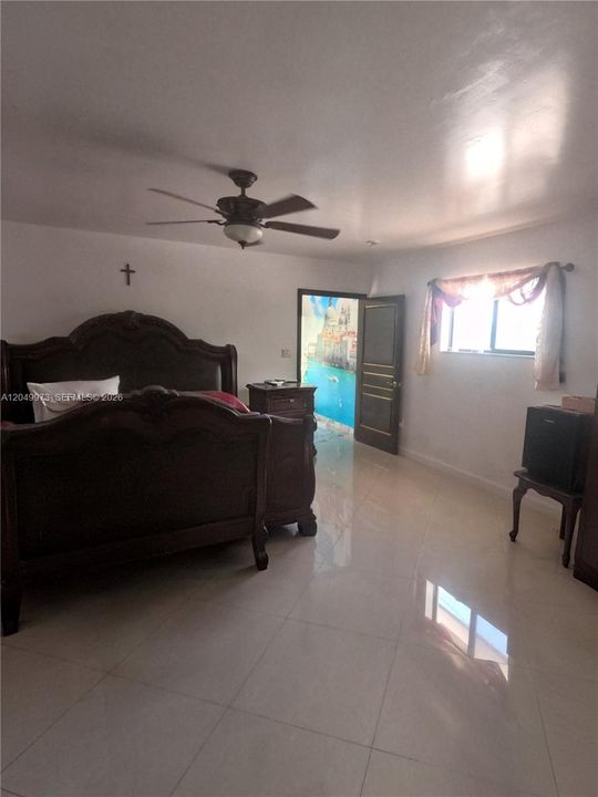For Sale: $1,700,000 (5 beds, 2 baths, 3153 Square Feet)
