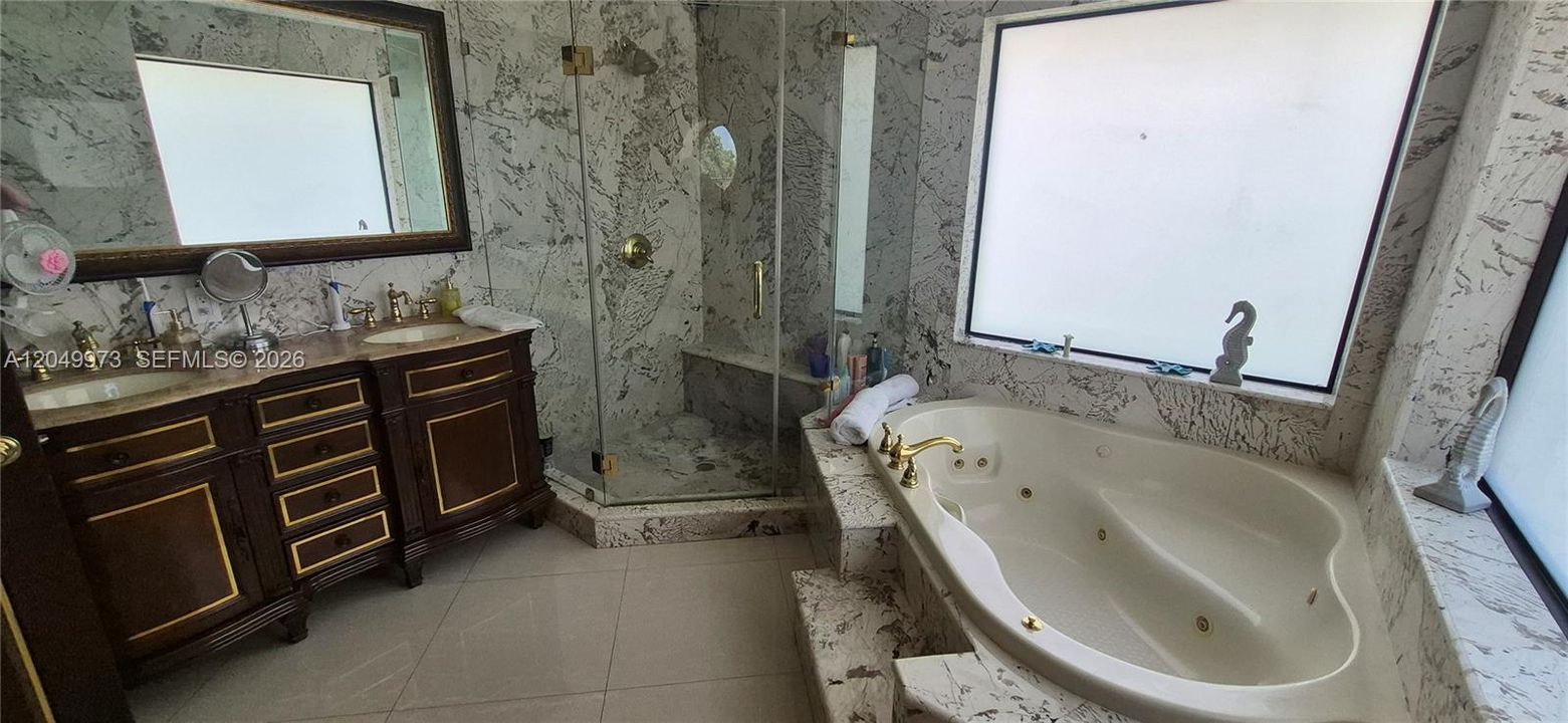 For Sale: $1,700,000 (5 beds, 2 baths, 3153 Square Feet)