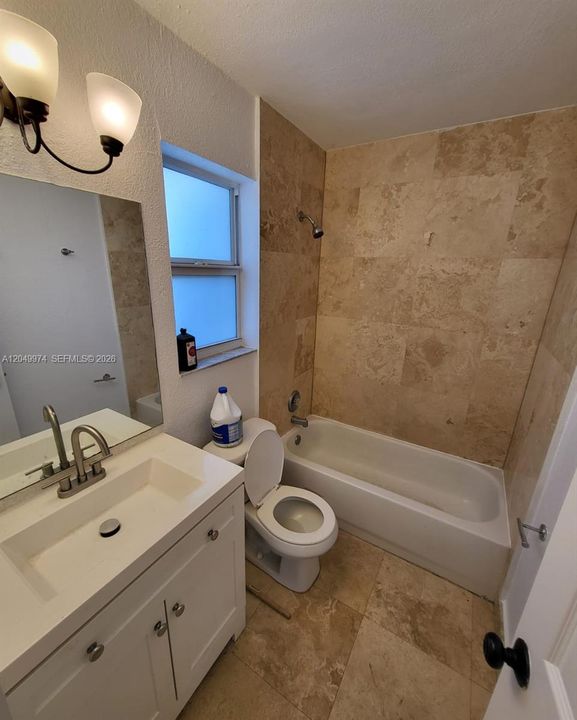 For Rent: $1,850 (1 beds, 1 baths, 556 Square Feet)