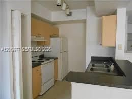 For Rent: $1,975 (1 beds, 1 baths, 800 Square Feet)