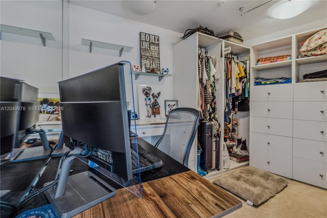 For Rent: $3,000 (1 beds, 1 baths, 760 Square Feet)
