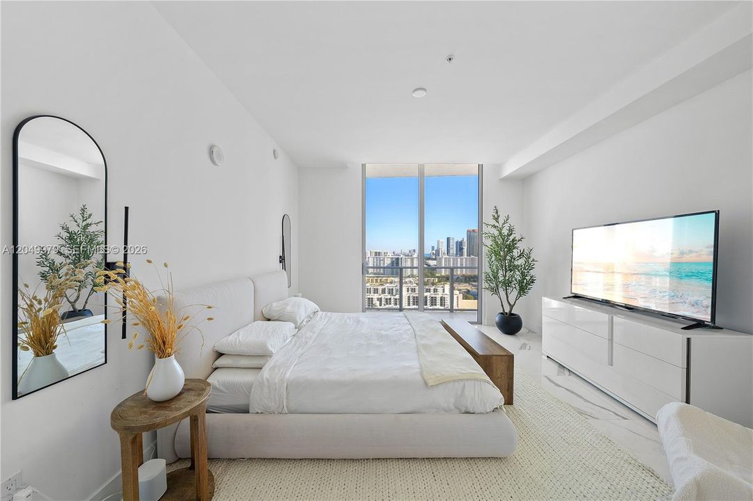 For Sale: $3,500,000 (5 beds, 5 baths, 3722 Square Feet)