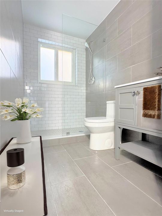 For Rent: $2,250 (1 beds, 1 baths, 605 Square Feet)