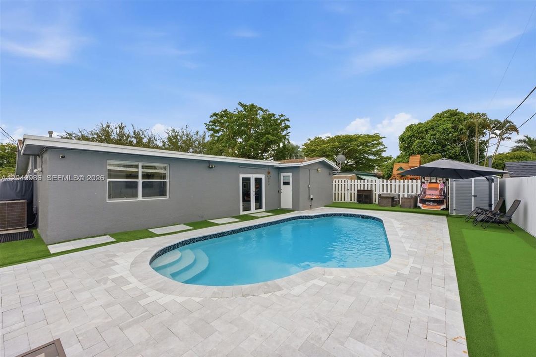 For Sale: $599,000 (4 beds, 2 baths, 1537 Square Feet)