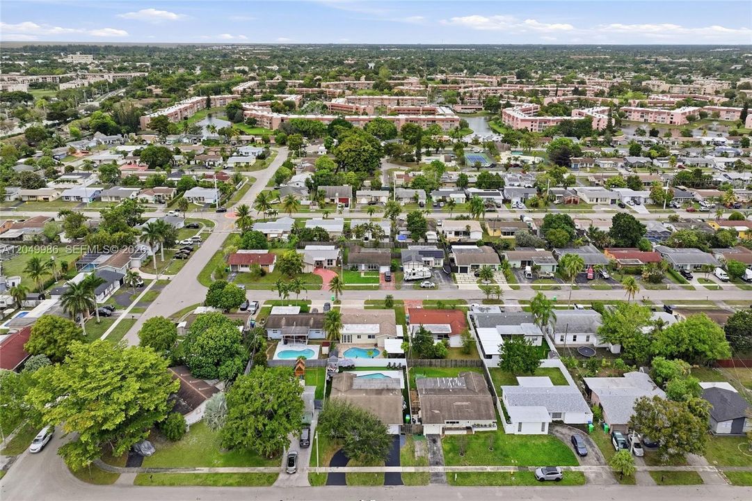 For Sale: $599,000 (4 beds, 2 baths, 1537 Square Feet)