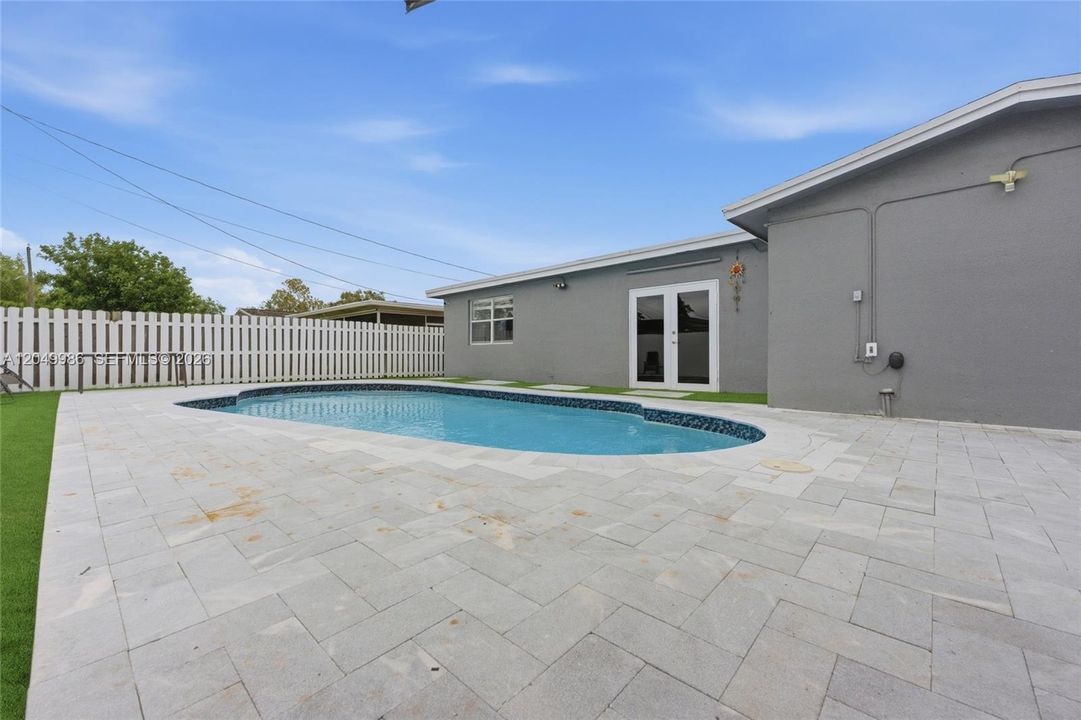 For Sale: $599,000 (4 beds, 2 baths, 1537 Square Feet)