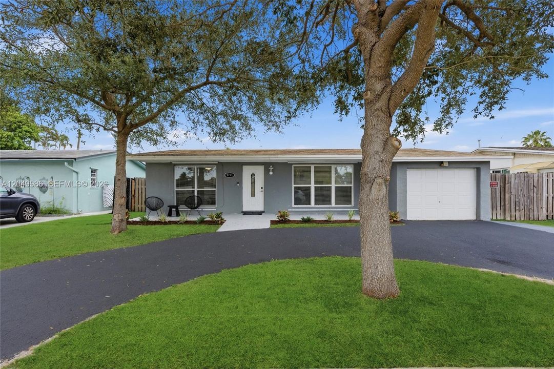 For Sale: $599,000 (4 beds, 2 baths, 1537 Square Feet)