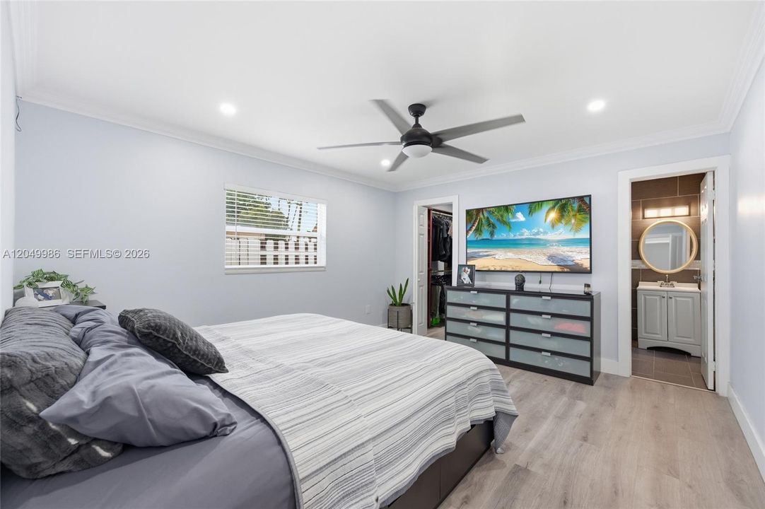 For Sale: $599,000 (4 beds, 2 baths, 1537 Square Feet)