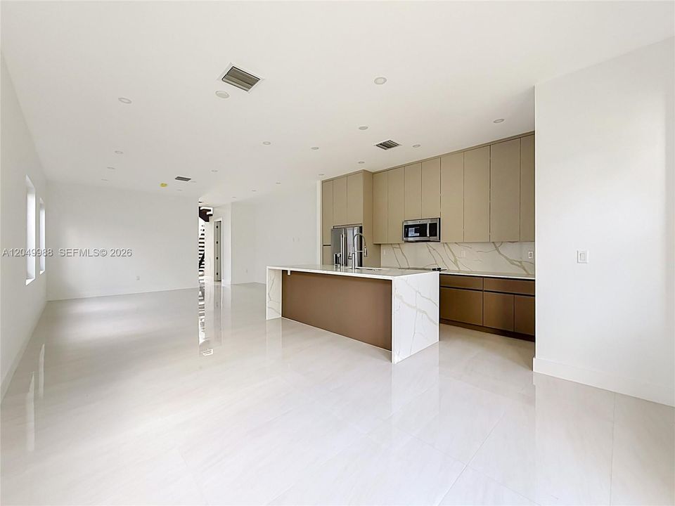 For Sale: $1,399,000 (3 beds, 3 baths, 2010 Square Feet)