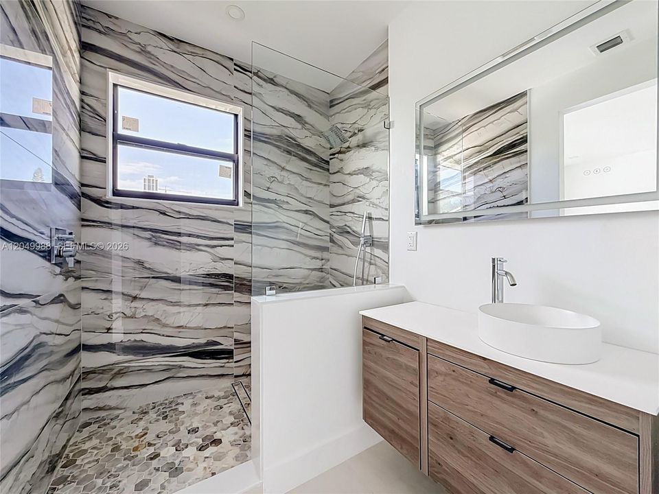 For Sale: $1,399,000 (3 beds, 3 baths, 2010 Square Feet)