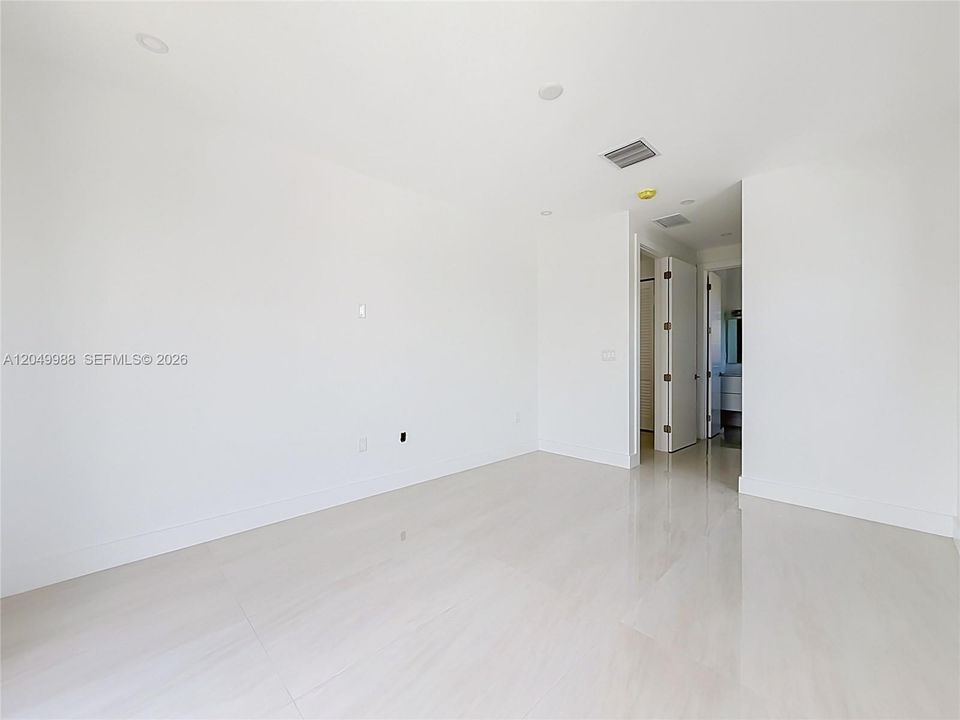 For Sale: $1,399,000 (3 beds, 3 baths, 2010 Square Feet)