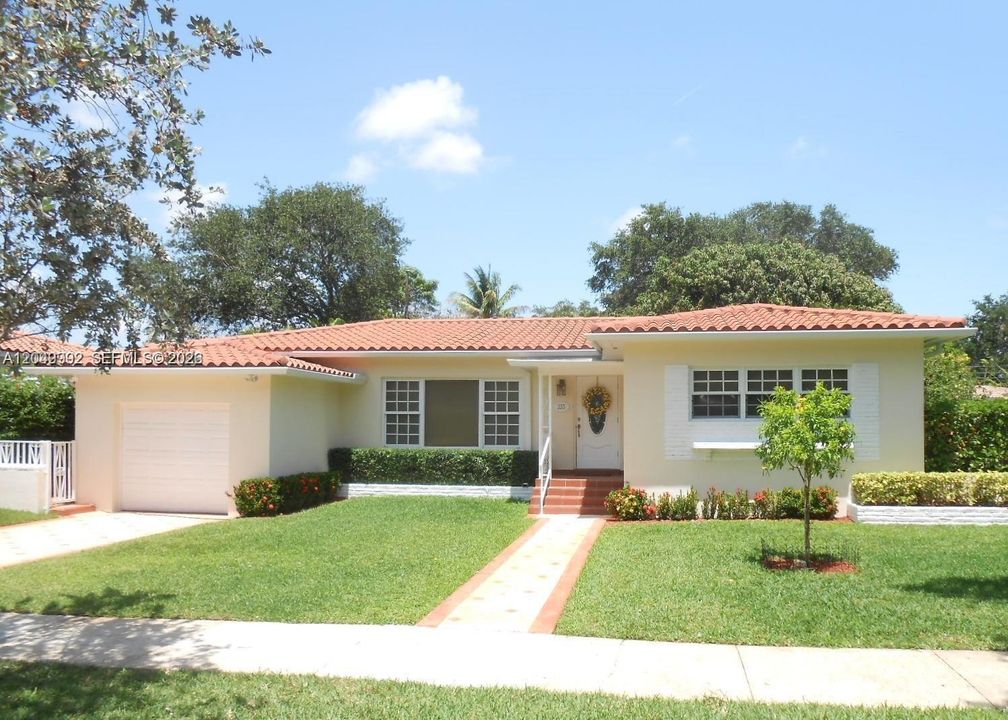 For Rent: $5,900 (2 beds, 2 baths, 1582 Square Feet)