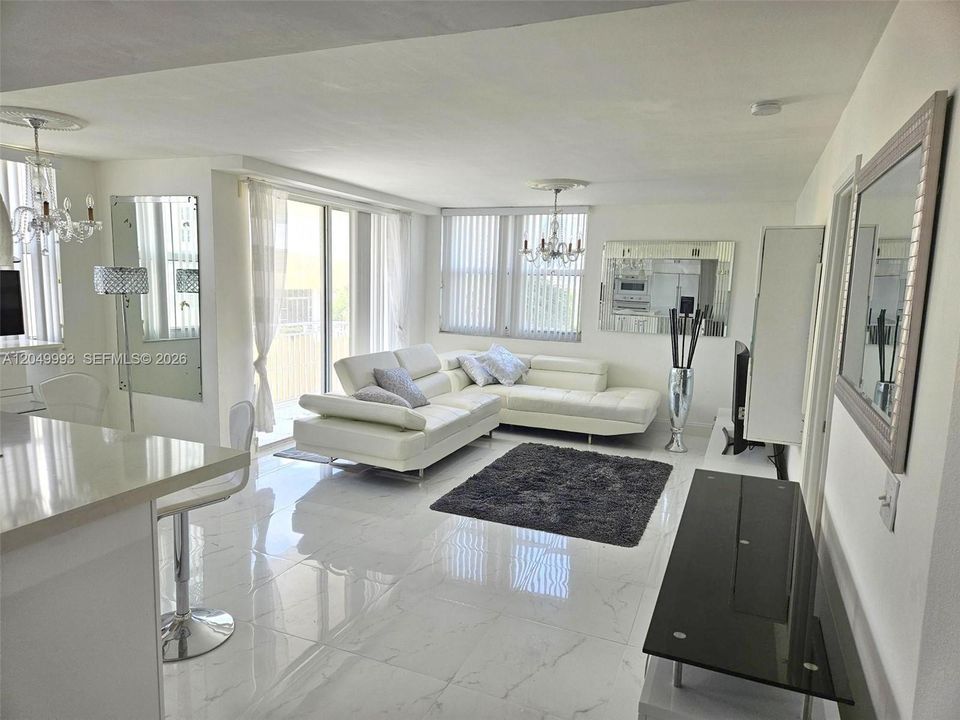 En Venta: $645,000 (2 camas, 2 baños, 1065 Pies cuadrados)