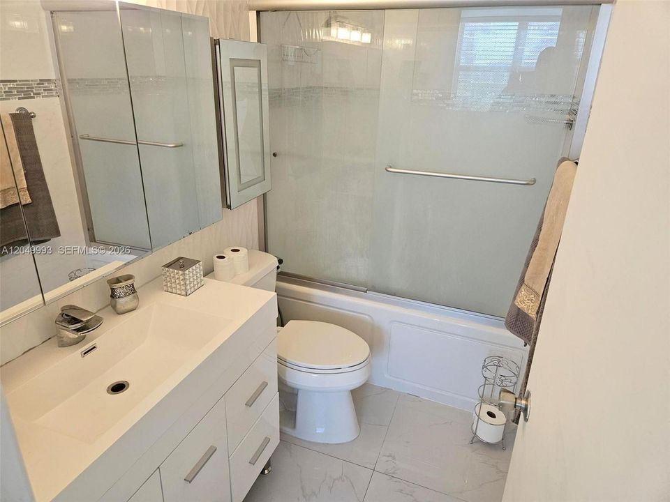 En Venta: $645,000 (2 camas, 2 baños, 1065 Pies cuadrados)
