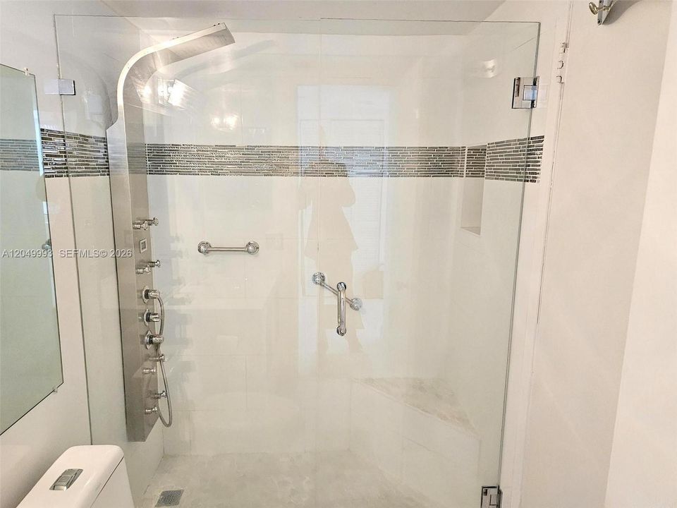 En Venta: $645,000 (2 camas, 2 baños, 1065 Pies cuadrados)