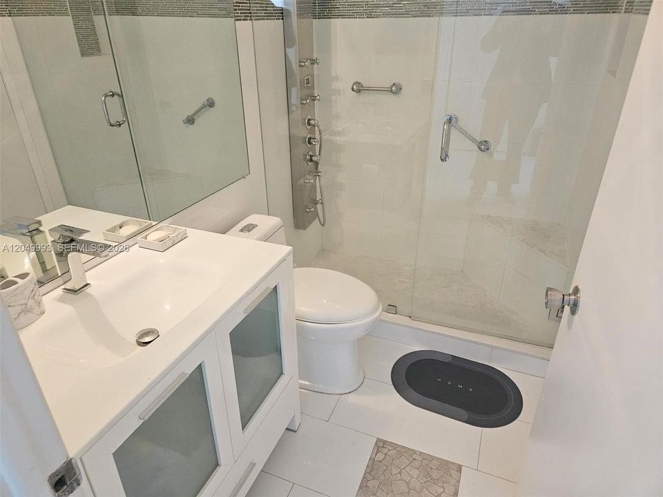 En Venta: $645,000 (2 camas, 2 baños, 1065 Pies cuadrados)
