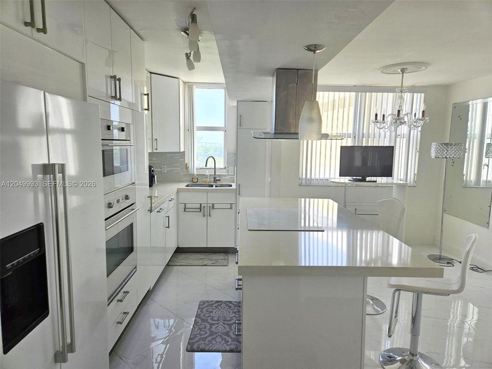 En Venta: $645,000 (2 camas, 2 baños, 1065 Pies cuadrados)