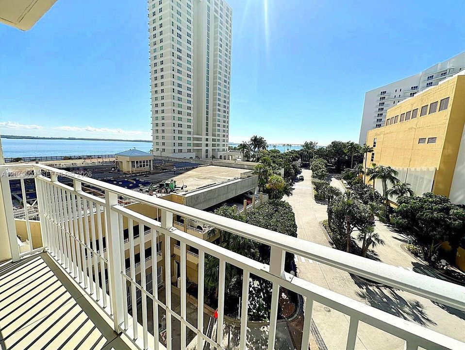 En Venta: $645,000 (2 camas, 2 baños, 1065 Pies cuadrados)