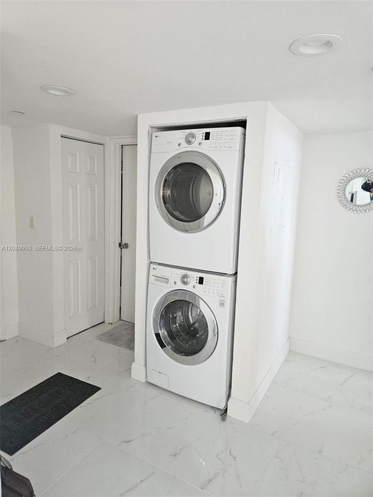 En Venta: $645,000 (2 camas, 2 baños, 1065 Pies cuadrados)