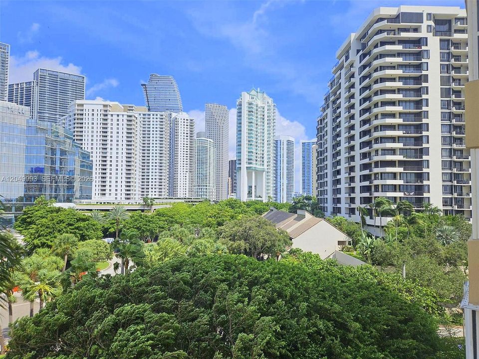 En Venta: $645,000 (2 camas, 2 baños, 1065 Pies cuadrados)