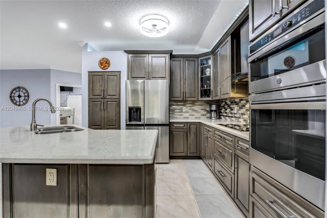 На продажу: $689,999 (4 спален, 3 ванн, 2174 Квадратных фут)