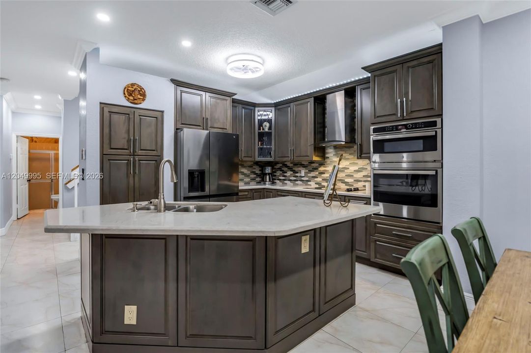 На продажу: $689,999 (4 спален, 3 ванн, 2174 Квадратных фут)