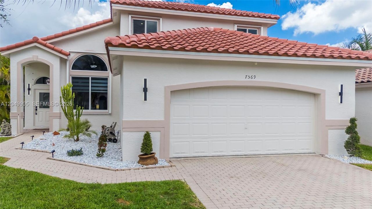 На продажу: $689,999 (4 спален, 3 ванн, 2174 Квадратных фут)