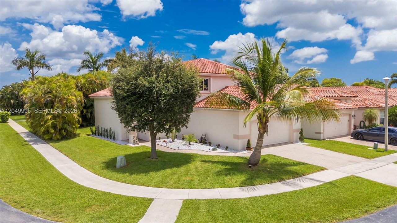 На продажу: $689,999 (4 спален, 3 ванн, 2174 Квадратных фут)