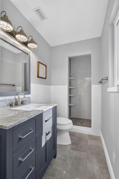 2nd Bathroom