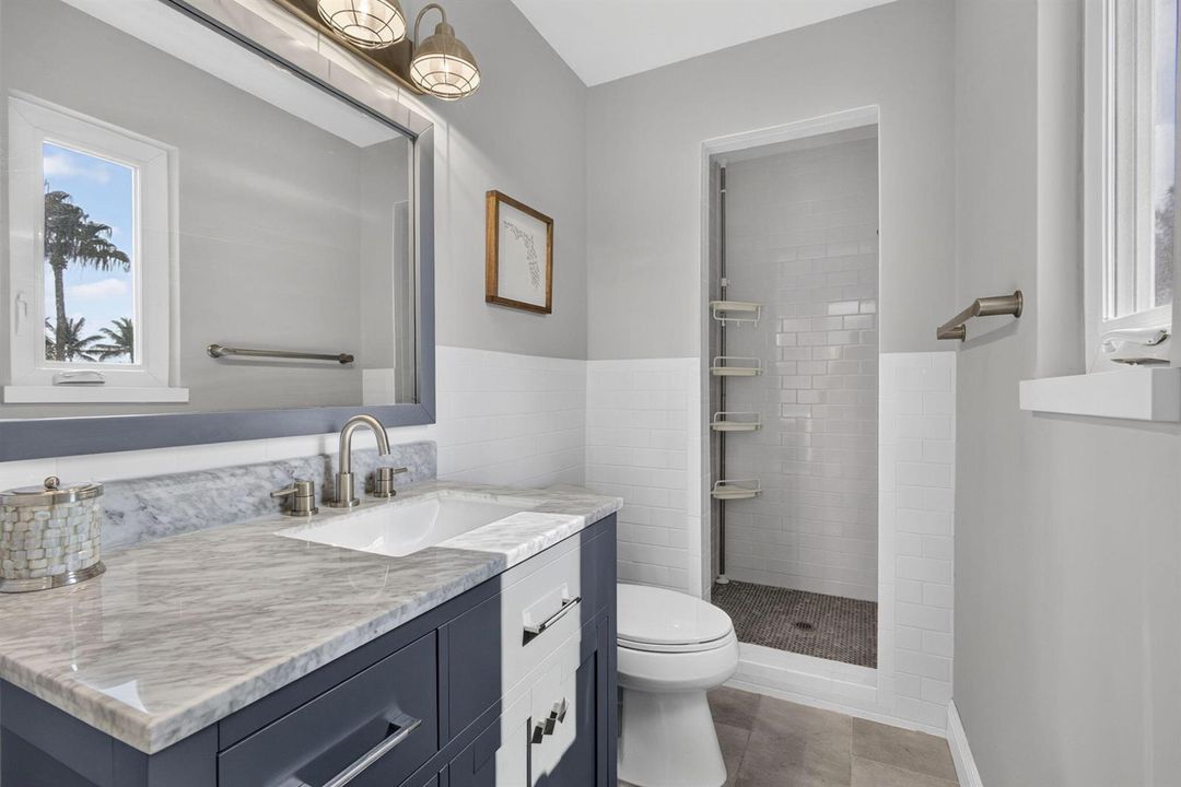 2nd Bathroom