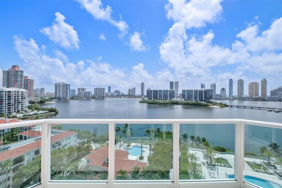 В аренду: $8,500 (2 спален, 2 ванн, 2433 Квадратных фут)