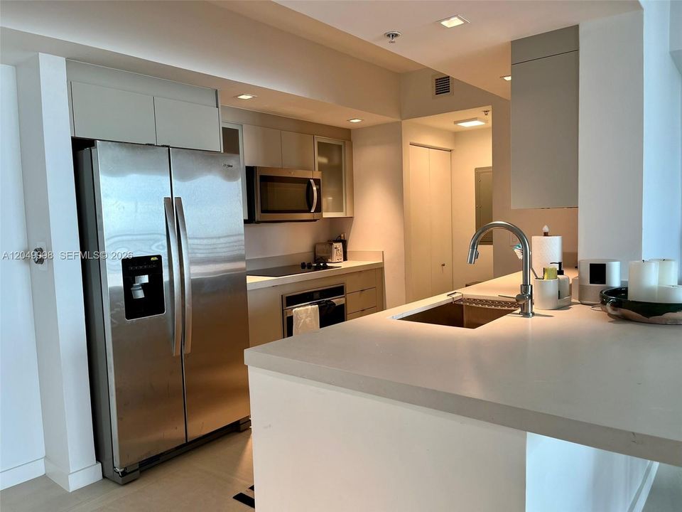 For Rent: $4,300 (2 beds, 2 baths, 1178 Square Feet)