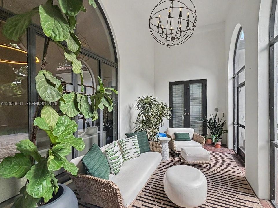 For Sale: $2,100,000 (3 beds, 2 baths, 2453 Square Feet)