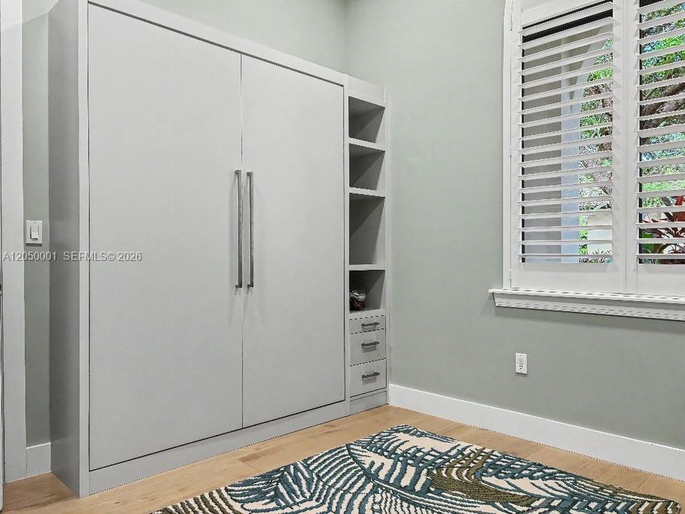 For Sale: $2,100,000 (3 beds, 2 baths, 2453 Square Feet)