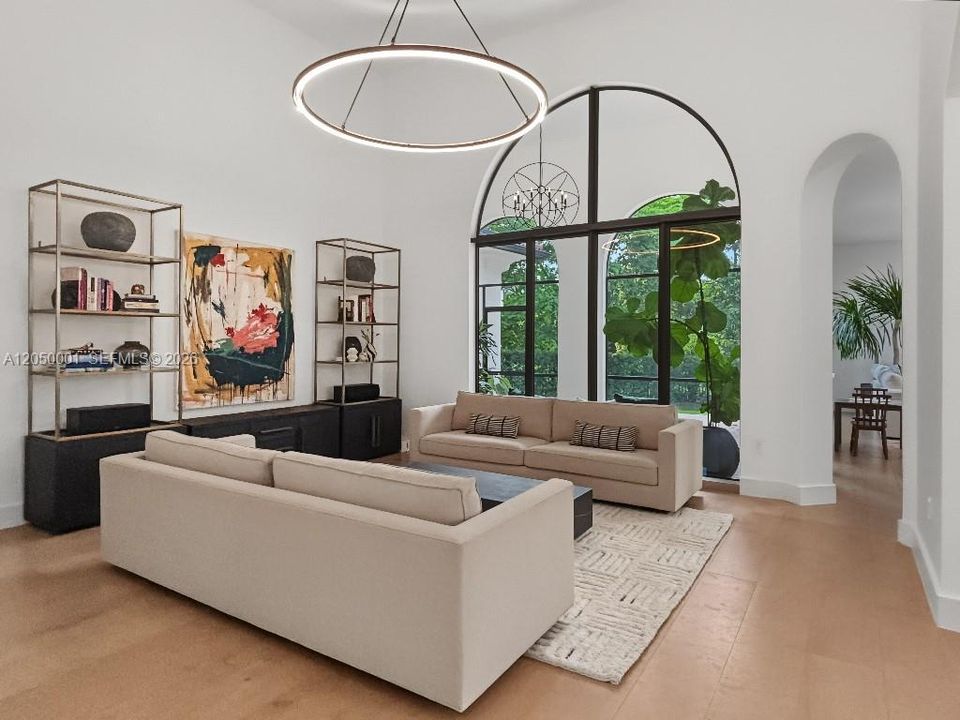 For Sale: $2,100,000 (3 beds, 2 baths, 2453 Square Feet)
