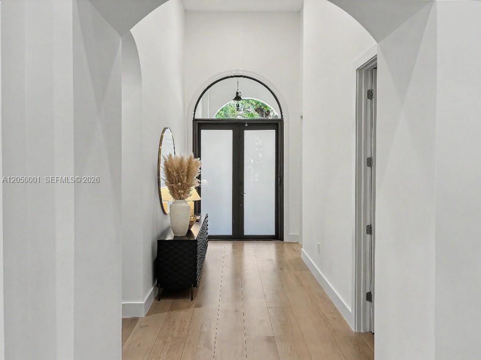 For Sale: $2,100,000 (3 beds, 2 baths, 2453 Square Feet)