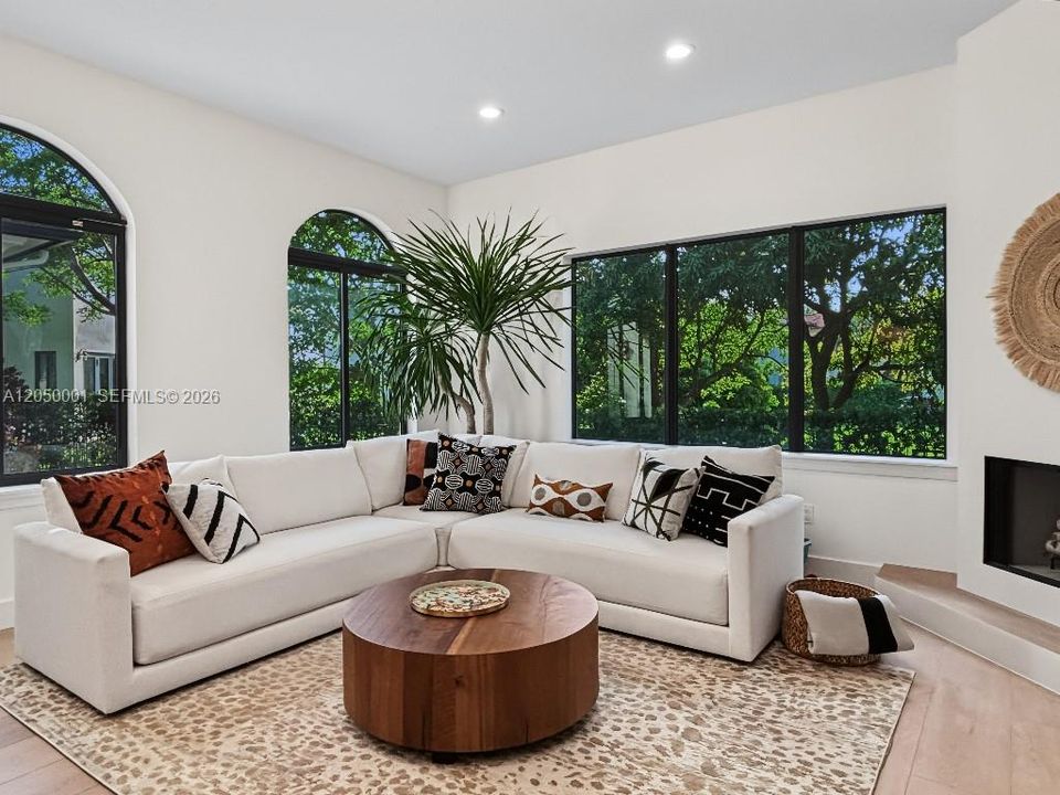 For Sale: $2,100,000 (3 beds, 2 baths, 2453 Square Feet)
