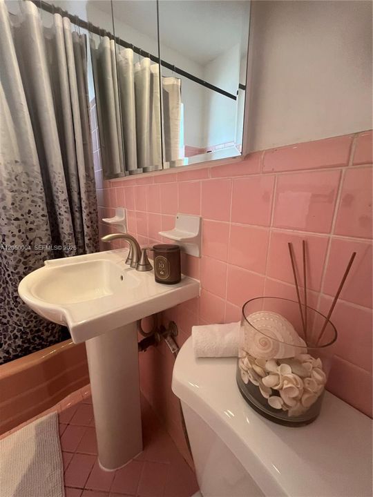 For Rent: $1,550 (0 beds, 1 baths, 406 Square Feet)