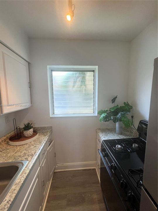For Rent: $1,550 (0 beds, 1 baths, 406 Square Feet)