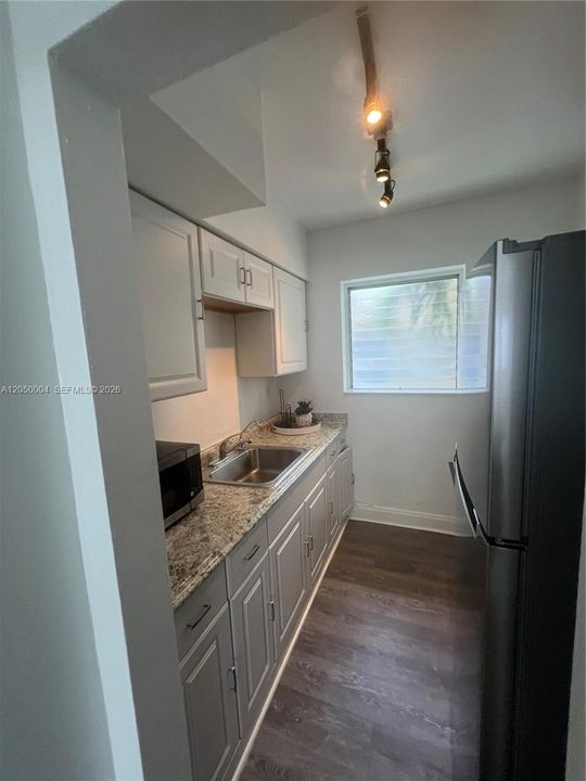 For Rent: $1,550 (0 beds, 1 baths, 406 Square Feet)