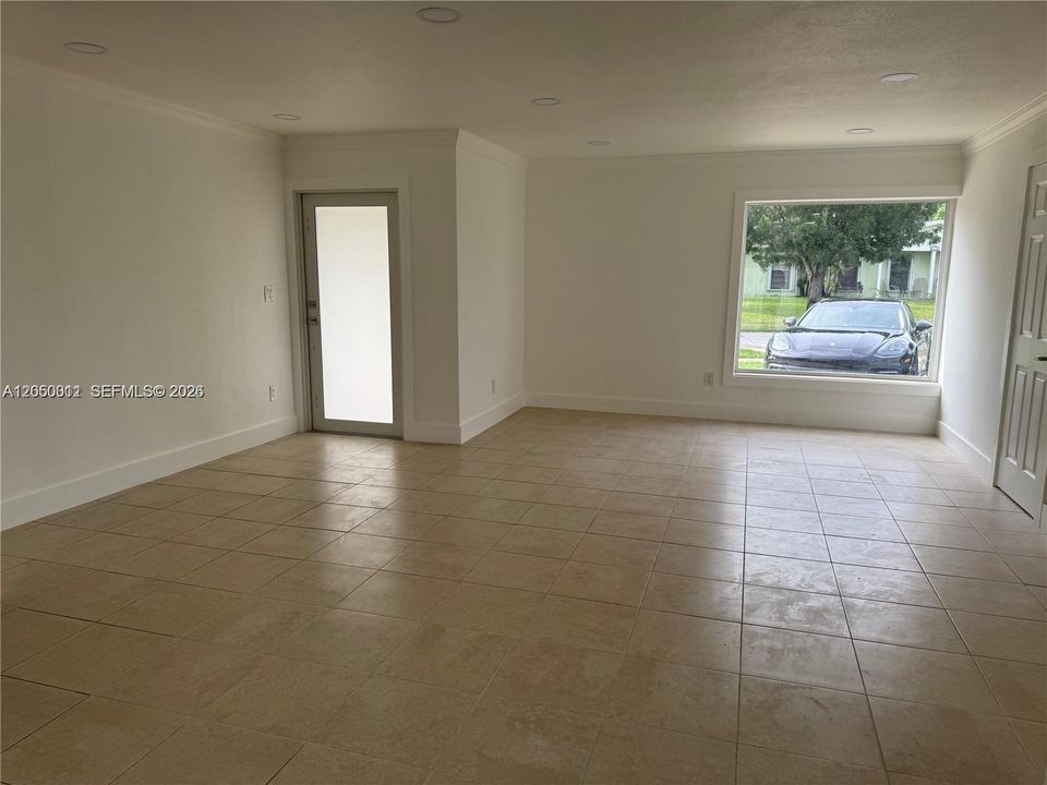 For Rent: $3,900 (4 beds, 3 baths, 1656 Square Feet)