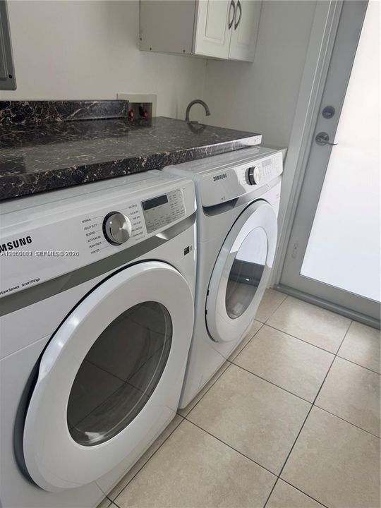 For Rent: $3,900 (4 beds, 3 baths, 1656 Square Feet)