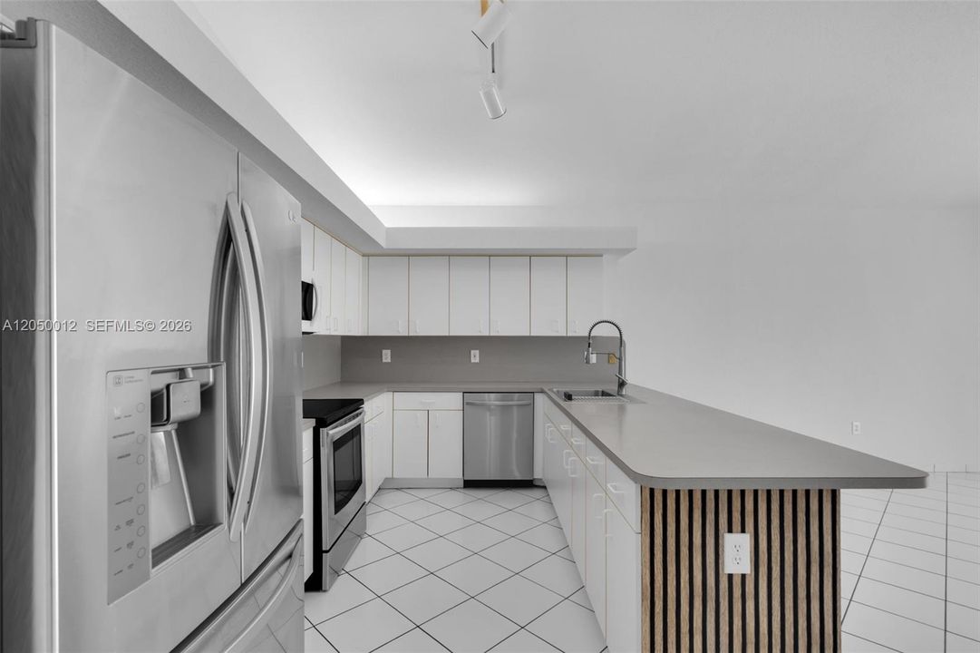 En Venta: $704,000 (3 camas, 2 baños, 1889 Pies cuadrados)